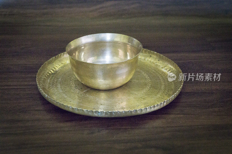 孟加拉黄铜盘子和碗