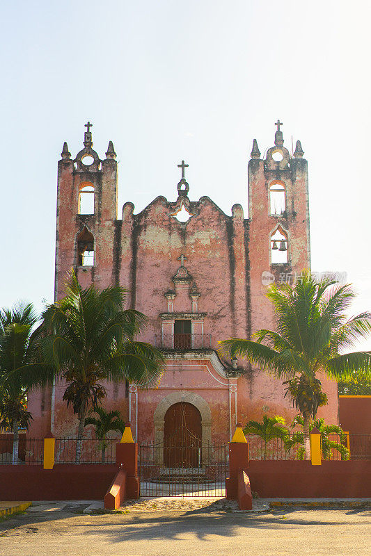 墨西哥Valladolid镇教堂的风景
