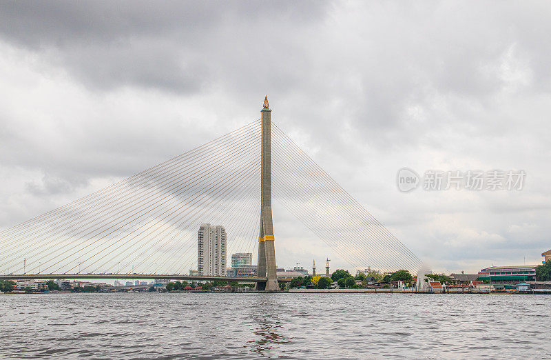 桥和湄南河的首都城市和大都市曼谷泰国