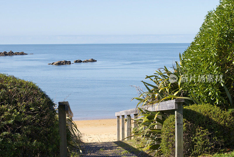 新西兰塔斯曼地区Kaiteriteri海滩木板路