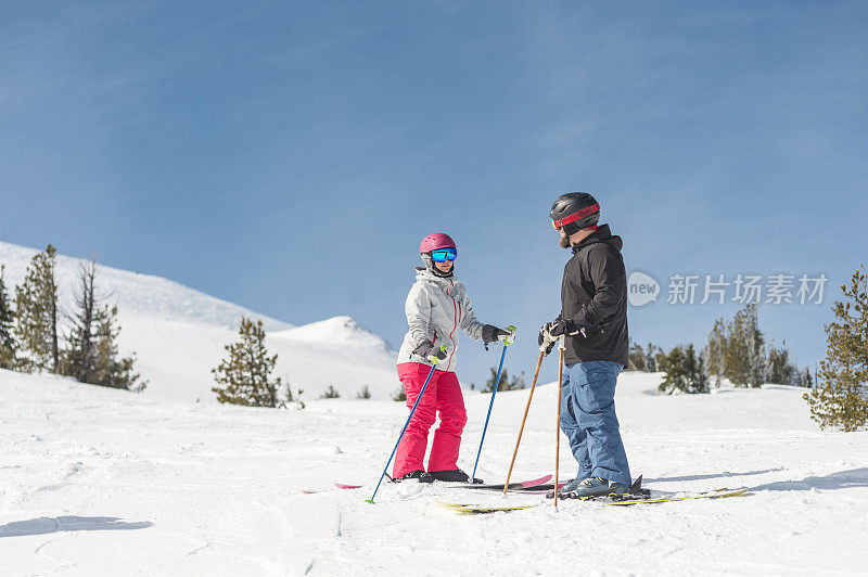 家庭滑雪度假!