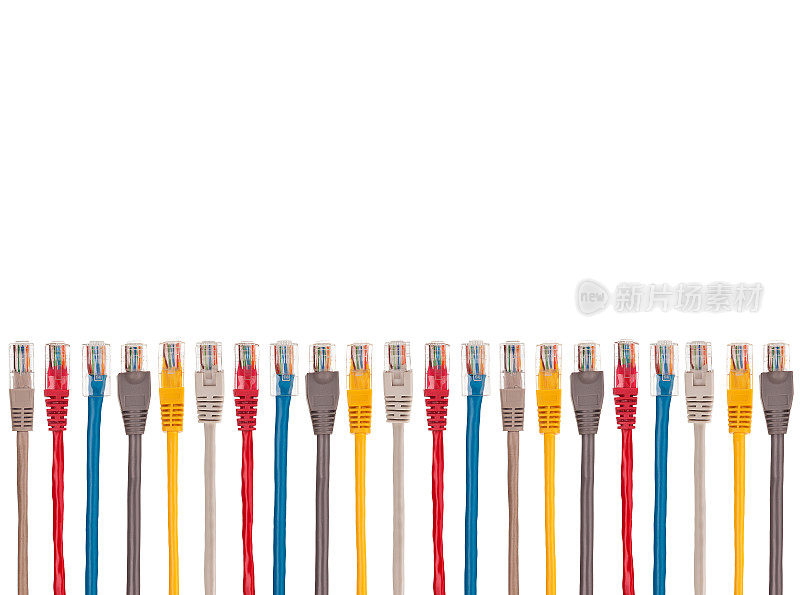 彩色互联网电缆平行排列成一排