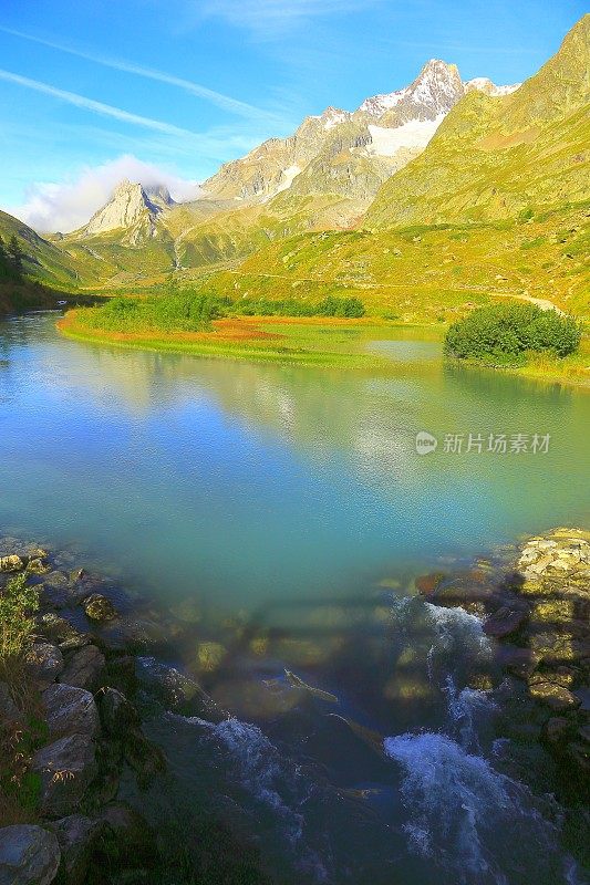 蒙特布兰科，康斯托湖