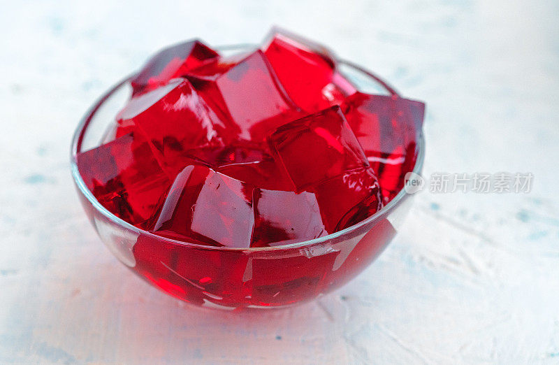 红色的果冻立方体