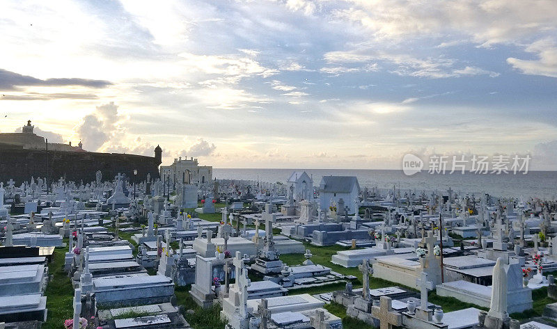 波多黎各圣胡安——2017年9月:波多黎各圣胡安的圣玛丽亚玛格达莱娜德帕齐斯公墓概述