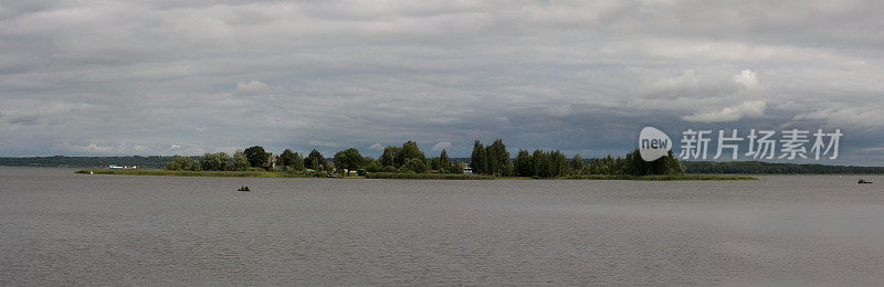 奥斯塔什科夫的谢利格湖全景