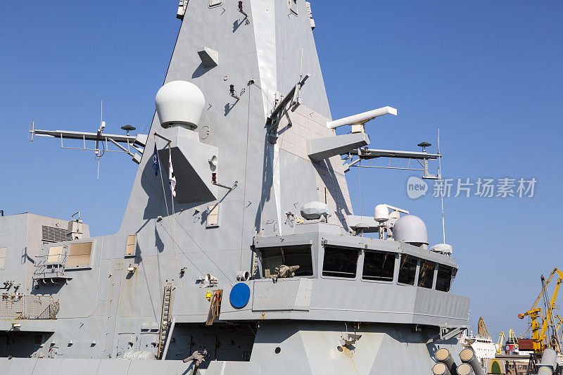 战舰的一部分，战舰。舰长驾驶室，导弹发射系统，舰艇防空系统，定位器