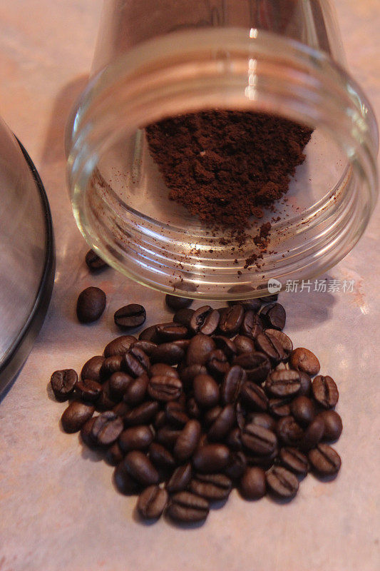 咖啡豆，粉末和研磨机
