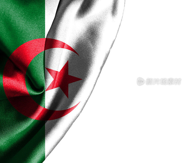 阿尔及利亚挥舞着光滑的旗帜，孤立在白色背景上