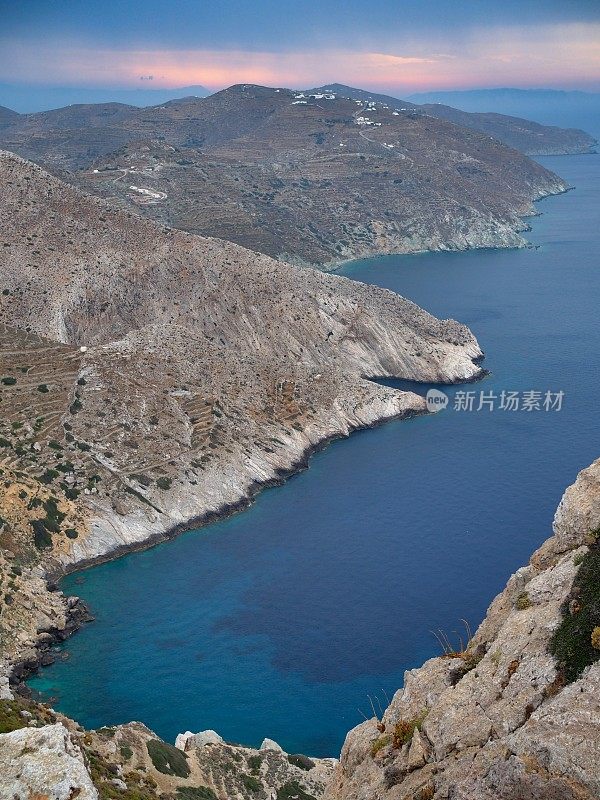 海岸线在Folegandros