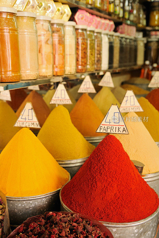 非洲摩洛哥马拉喀什市场的香料