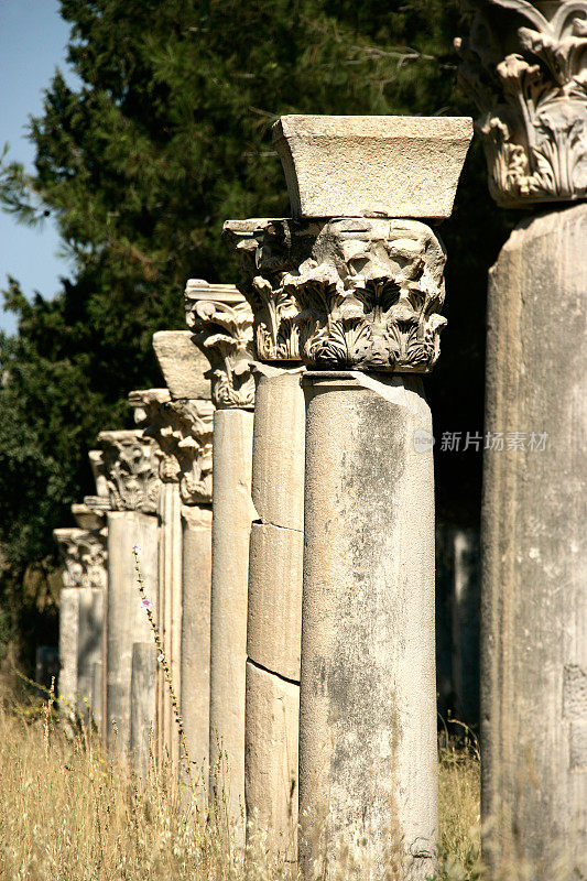 古代建筑大理石柱细节从以弗所考古遗址，地中海土耳其