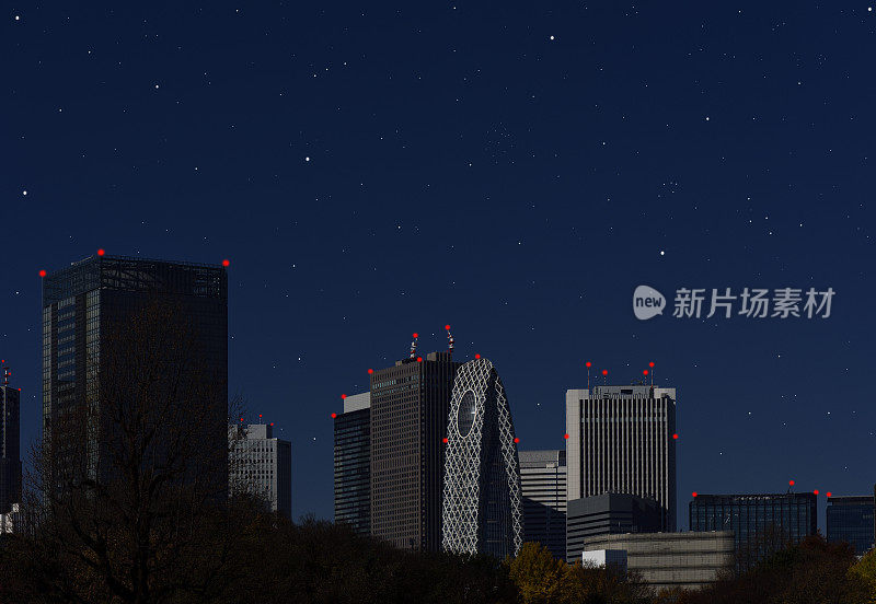 东京新宿的天空中闪烁着许多星星