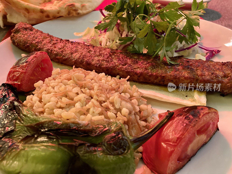 火鸡——食物——阿达纳烤肉串