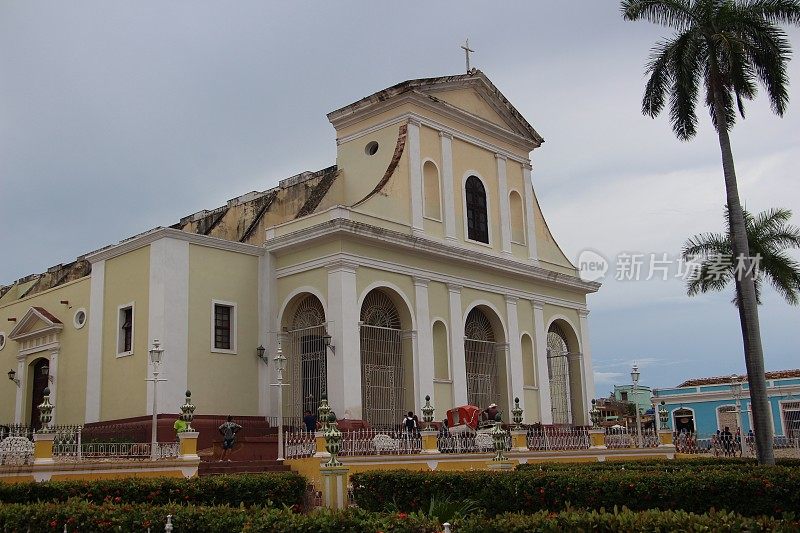 古巴-特立尼达-大广场和圣三位一体教堂