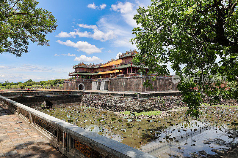 皇城入口，色相的城堡。越南