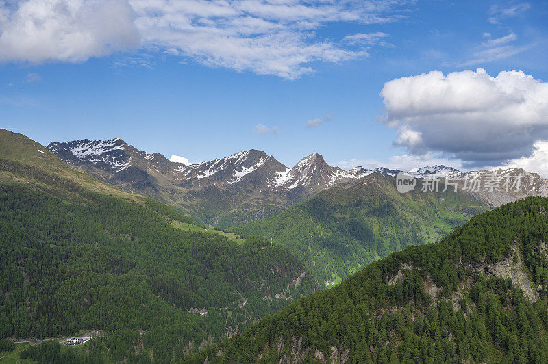 高山景观沿着Timmelsjoch高山口