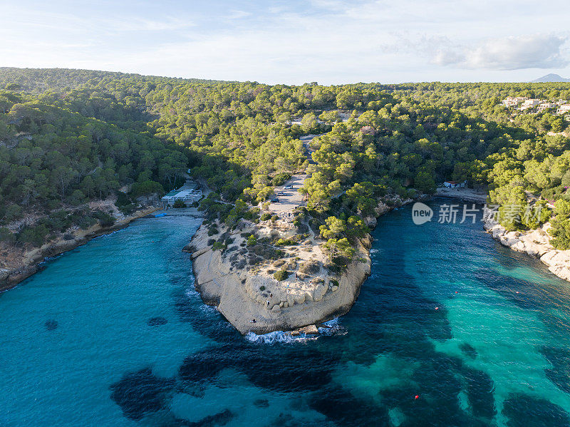 西班牙巴利阿里群岛马略卡岛最佳海滩的无人机视图