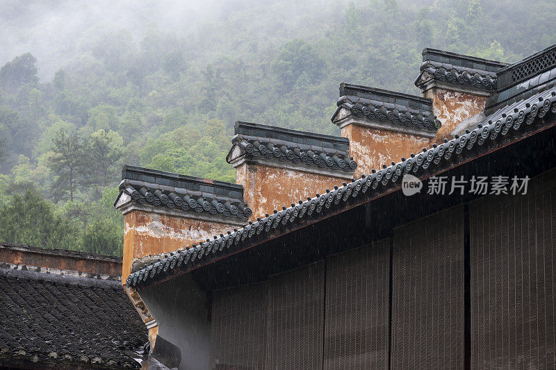 雨天屋顶