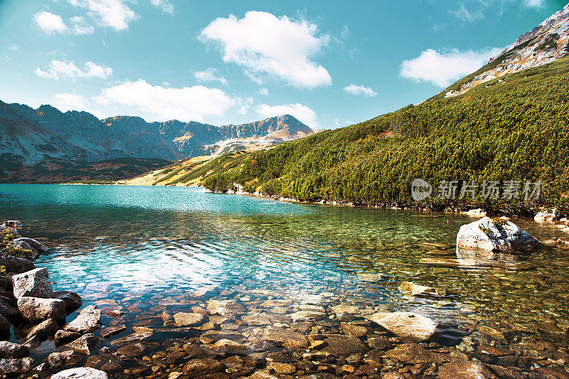 Tatra。波兰五池塘谷。