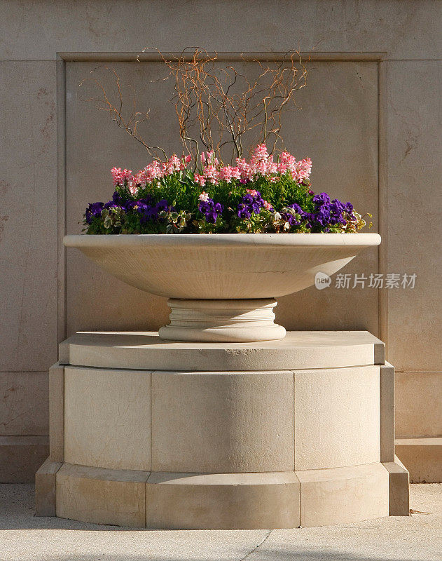 芝加哥千禧公园的正式花园石头花盆