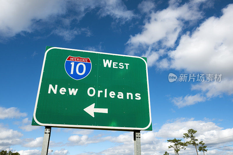 10号州际公路上通往新奥尔良的公路标志