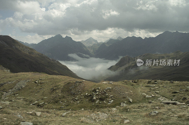 比利牛斯山脉的山景