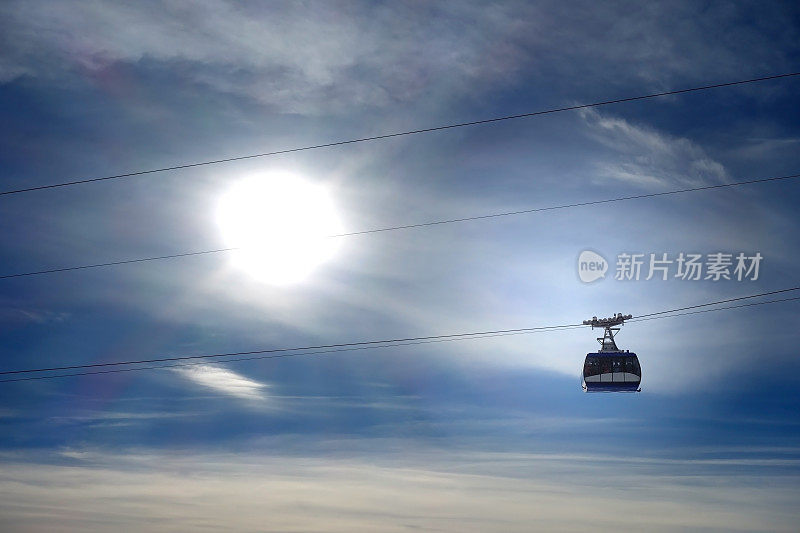 在奥地利圣安东滑雪