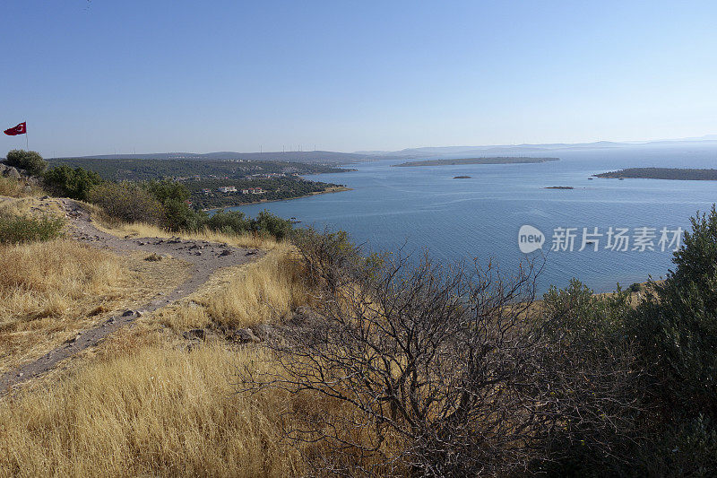 Ildırı是爱琴海沿岸一个风景如画的海边村庄，属于土耳其İzmir省Çeşme行政区，面对着Chios