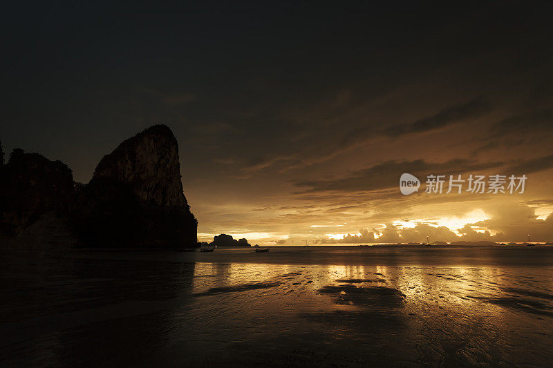 泰国甲米，拉伊雷海滩的日落