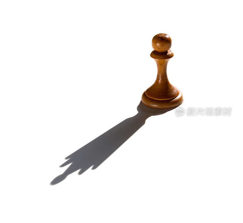 一枚投下皇后棋子的棋子反映了力量和抱负的概念