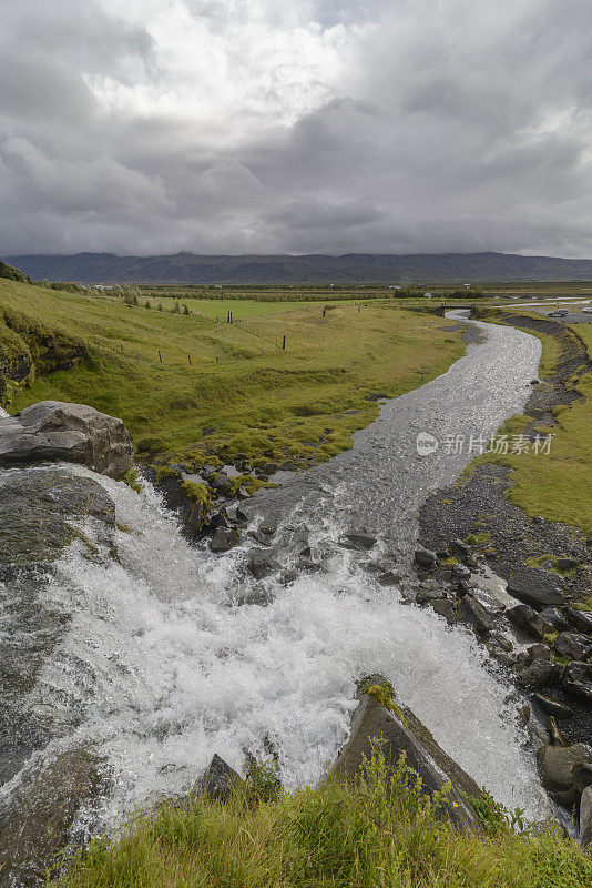 冰岛中南部Seljalandsfoss瀑布