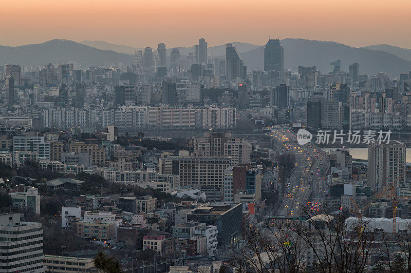 首尔冬天的早晨