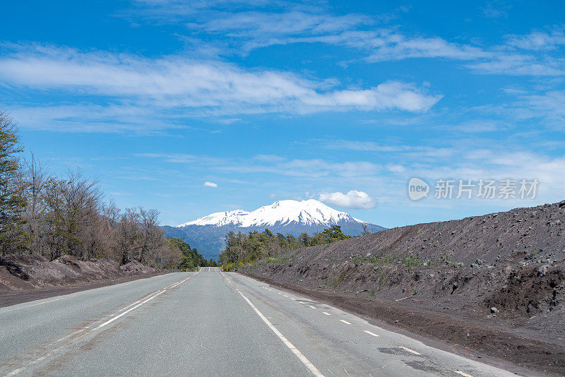 在去智利湖区的奥索尔诺火山的路上——智利的瓦拉斯港