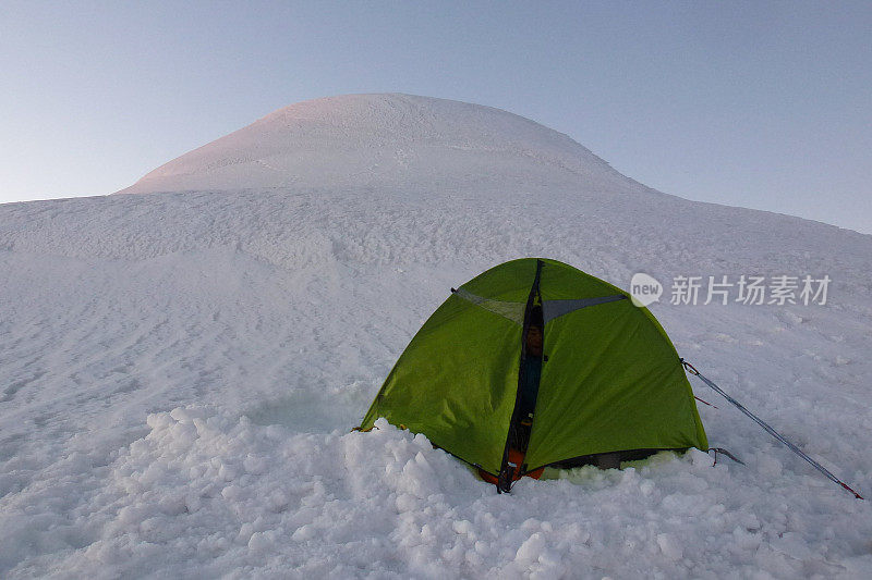 自由帽，雷尼尔山