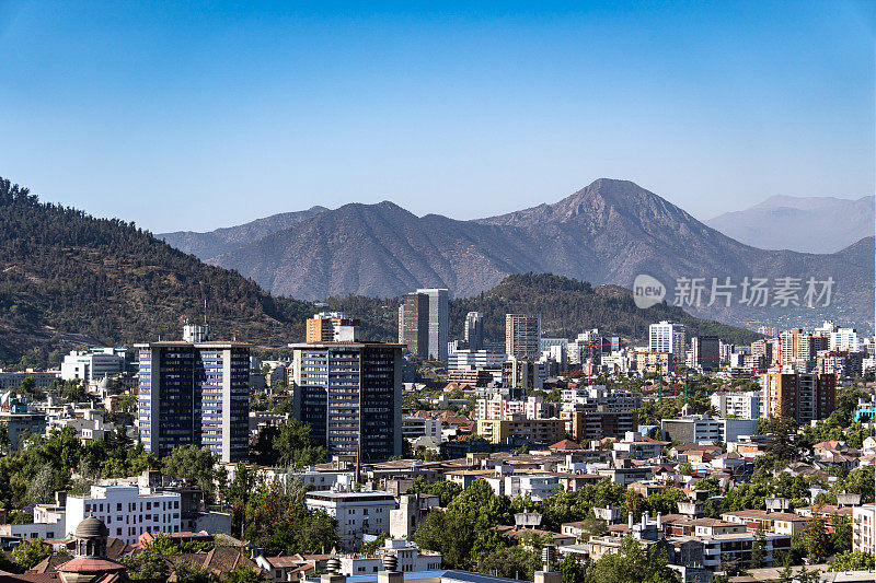 智利圣地亚哥普罗维登西亚地区的鸟瞰图