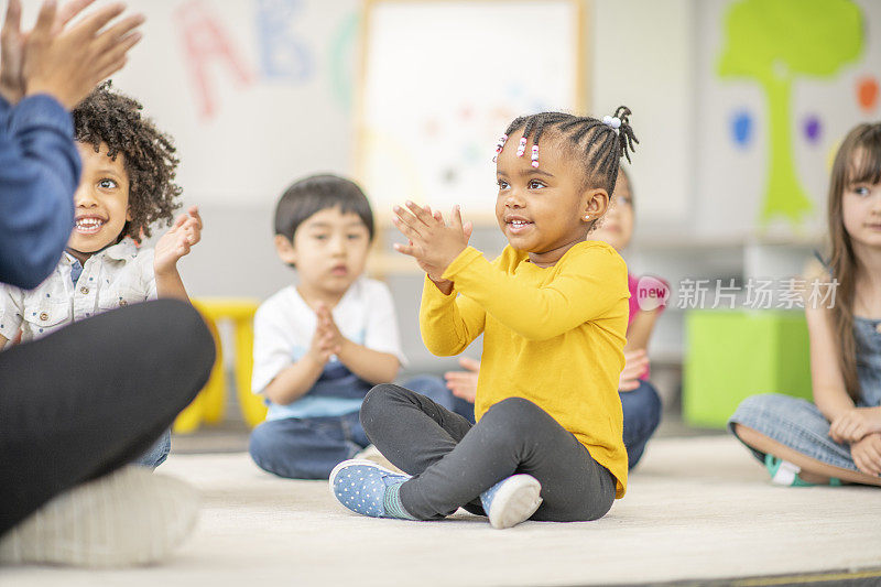 小学多民族学生群体