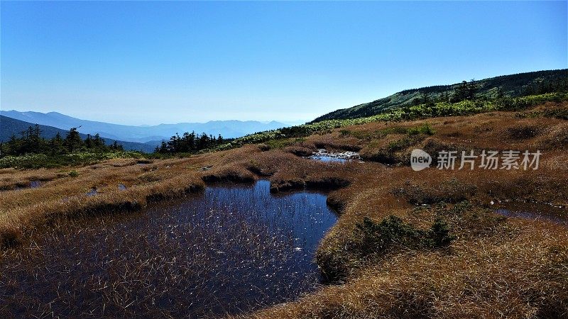 横跨日本福岛和山形的西津山(西津山)