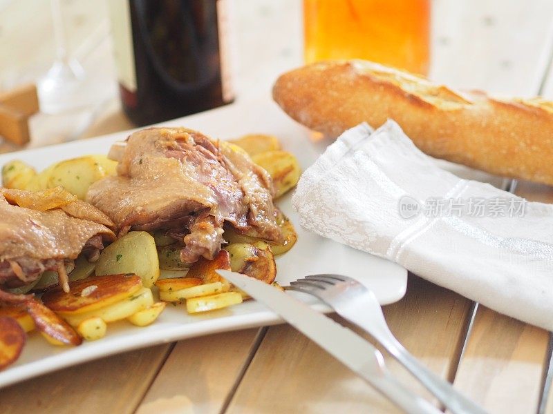 著名的“鸭腿肉”，来自法国西南部的法式大餐