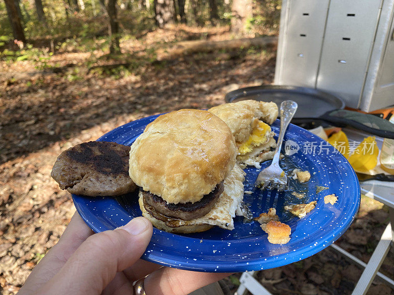 露营的早餐