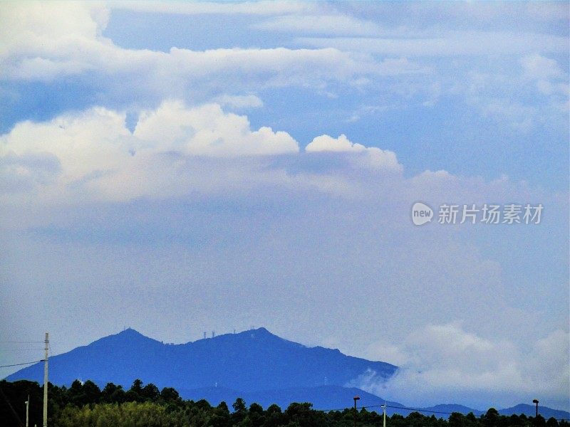 日本。8月。白云想和蓝山筑波玩。