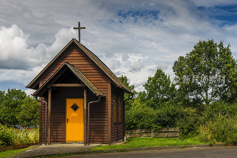 德国，休息区的木制小教堂