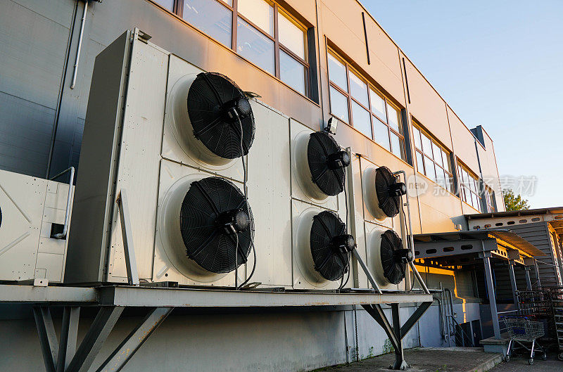 工业制冷机组、带风扇的空调设备