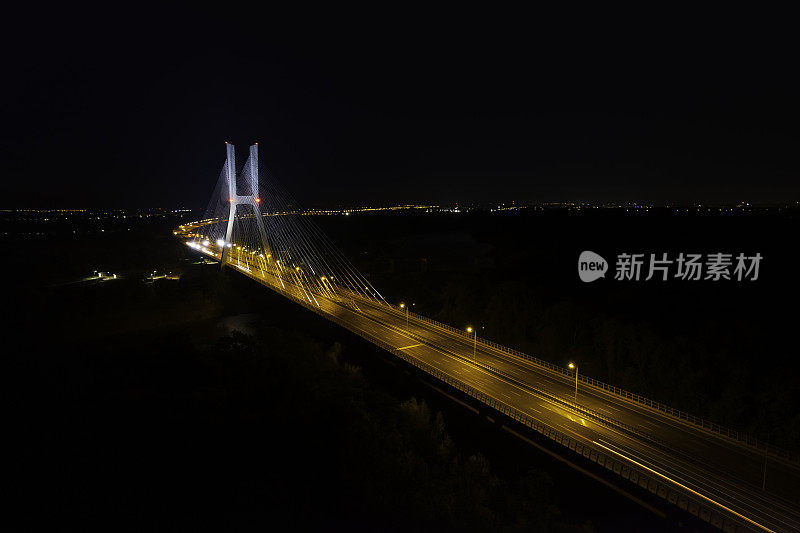 公路夜间带桥(架空)