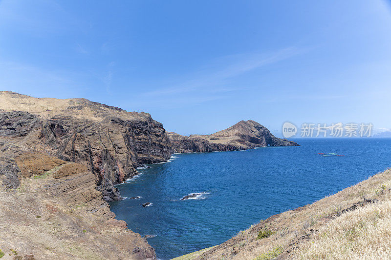 葡萄牙马德拉岛，海岸景观多石