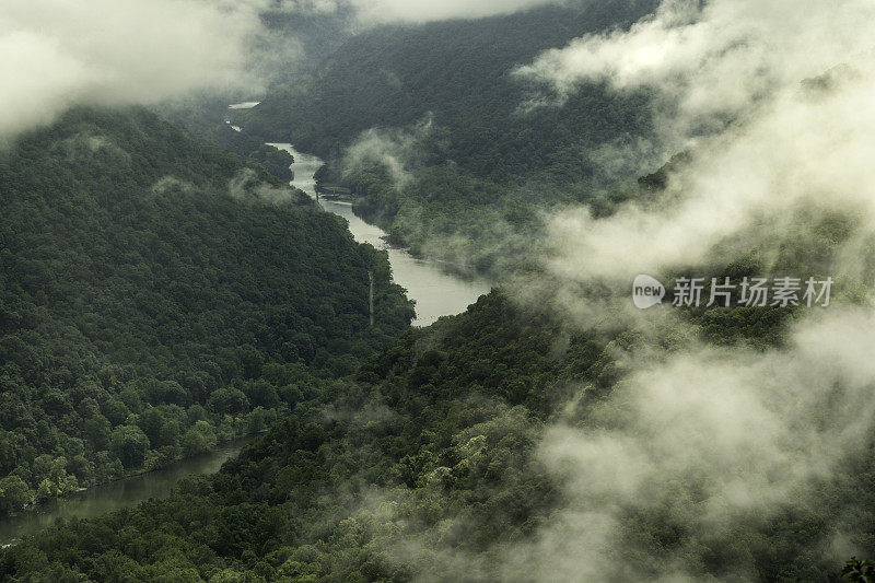 多云的早晨，新河峡谷