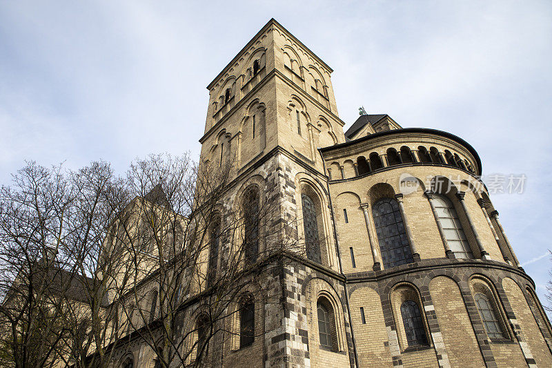科隆的罗马式教堂