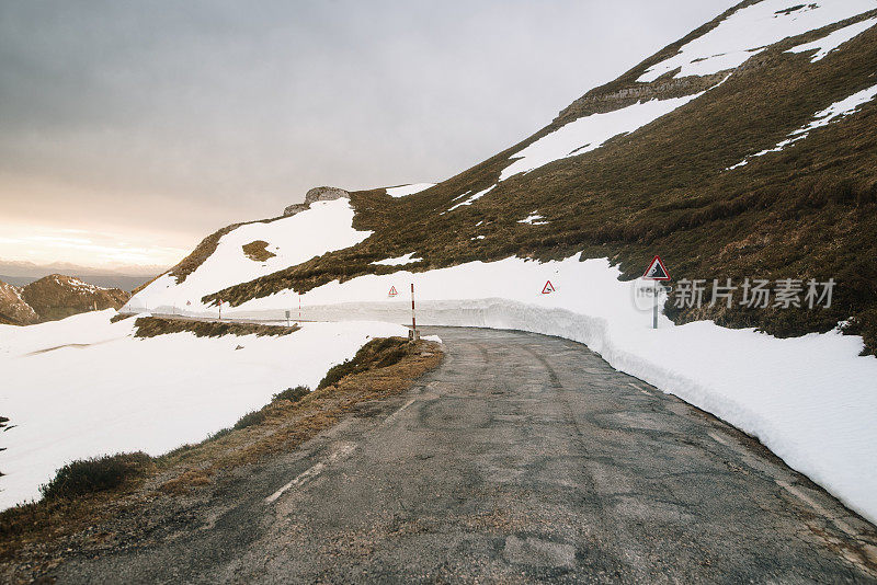 山口路有雪