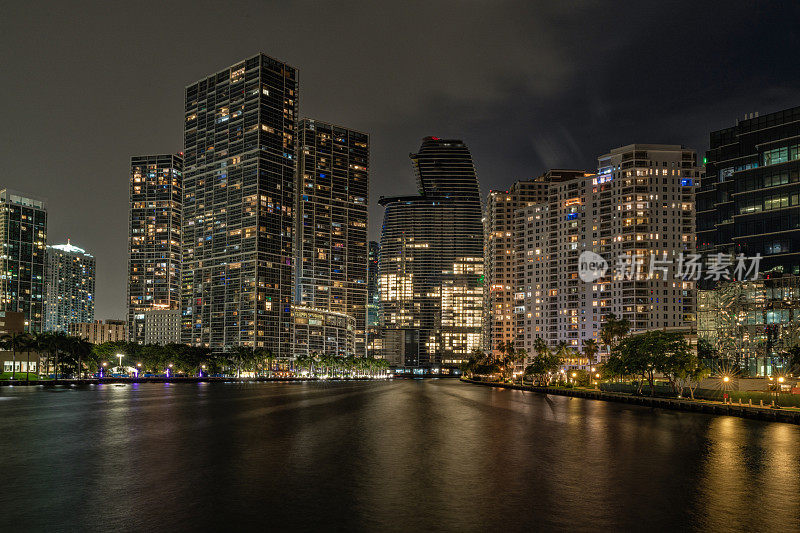 迈阿密市中心和Brickell_Miami的夜景