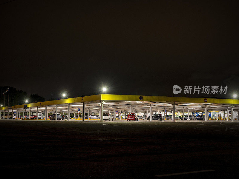 夜间停车